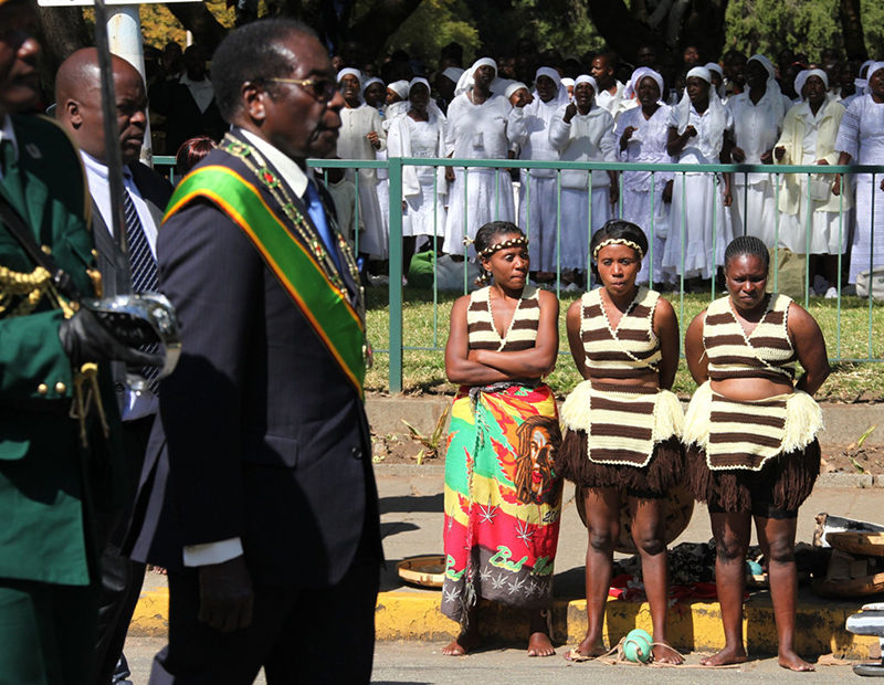 Mugabe: Từ anh hùng giải phóng cho đến sụp đổ không thể quay đầu Mugabe: Từ anh hùng giải phóng cho đến sụp đổ không thể quay đầu